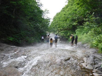 4-18_カムイワッカ湯の滝
